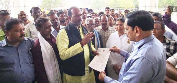 बलि प्रथा पर रोक लगाने सर्व समाज ने कलेक्टर को सौंपा ज्ञापन 