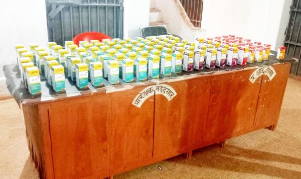 दोपहिया सवार से लाखों की दवाइयां मिली, जांच