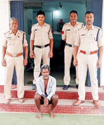 पत्नी की डंडे से पीटकर हत्या, जंगल  में छिपा आरोपी गिरफ्तार 