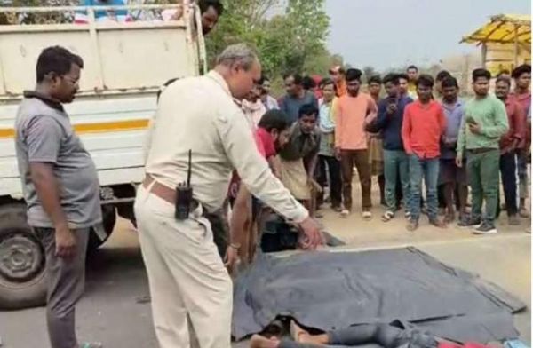 दो चचेरे भाइयों को मिनी ट्रक ने रौंदा, मौत