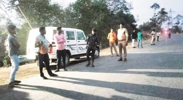 तेज रफ्तार व बेतरतीब खड़ी गाडिय़ों पर कार्रवाई