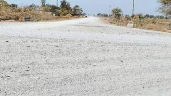 जमीन मुआवजा के लिए किसानों ने फिर खटखटाया जिला प्रशासन का दरवाजा