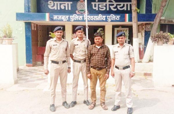 अश्लील मैसेज भेजने वाला आरोपी गिरफ्तार