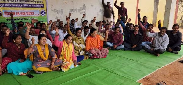 शासकीयकरण की मांग, पंचायत सचिव बेमुद्दत हड़ताल पर