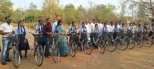 हरिहर शासकीय अंग्रेजी माध्यम स्कूल में हुआ सायकल वितरण