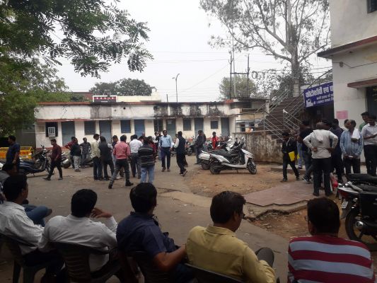 अधिवक्ता संघ के चुनाव, वकीलों ने पोस्टल बैलट के माध्यम से किया मतदान