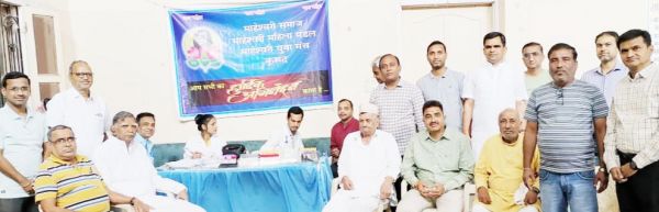 माहेश्वरी समाज ने लगाया रक्त परीक्षण शिविर