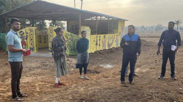  जिला पंचायत के सीईओ ने अमृत सरोवर के अंतर्गत बन रहे तालाबों का किया निरीक्षण      