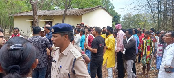 महिला  के अंतिम संस्कार को ले दो समुदायों में तनाव