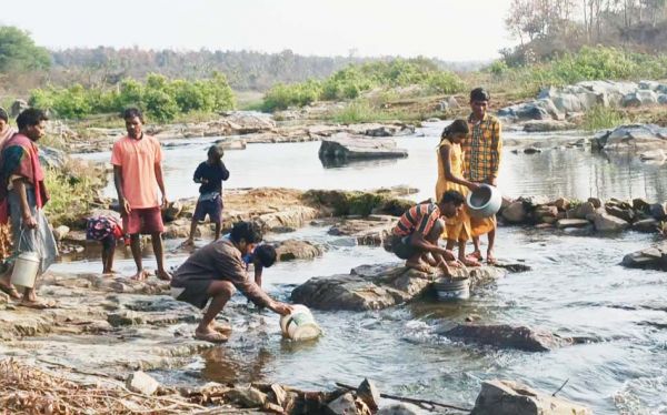 ढोढ़ी, नदी और कुएं से पानी पीने मजबूर, इनमें कोरवा-पंडों संरक्षित जनजातियां ज्यादा