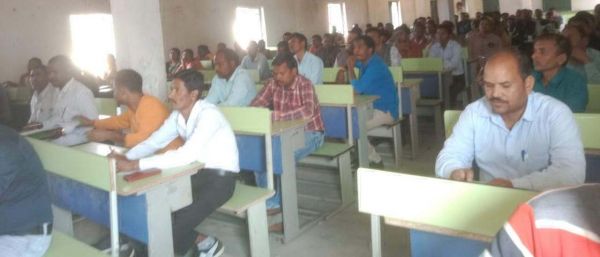 बलरामपुर पुलिस ने छात्र-छात्राओं को यातायात नियमों के बारे में किया जागरूक