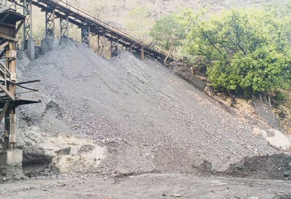 बिना अनुमति, बिना सर्वे काट डाला कोल हैंडलिंग प्लांट