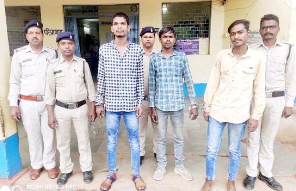 चाकू दिखाकर हाईवा चालक से लूटपाट, एक नाबालिग समेत 4 गिरफ्तार