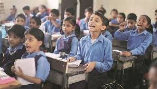 आरटीआई के नियम बदलने से गरीब वर्ग के छात्रों की सीटें हुईं कम