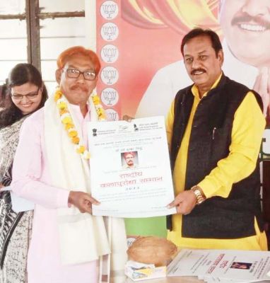 हर्ष कुमार ललित कला अकादमी से सम्मानित