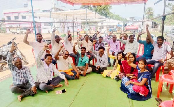 काम बंद कलम बंद कर पंचायत सचिव हड़ताल पर