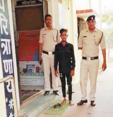 लूट : दोस्त के साथ नाबालिग गिरफ्तार