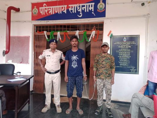 सौतेले बेटे ने की मां की हत्या, बंदी