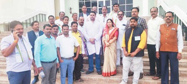 मुख्यमंत्री से अघरिया समाज प्रतिनिधि मंडल ने की सौजन्य मुलाकात