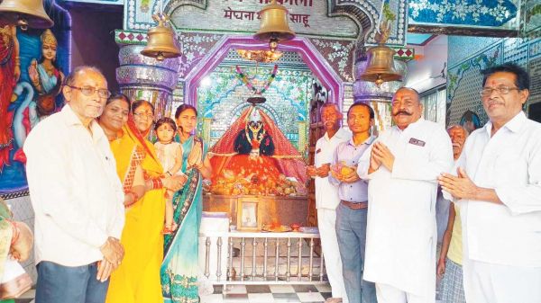 देवी मंदिरों में मनोकामना ज्योति प्रज्वलित, भक्तों की भीड़