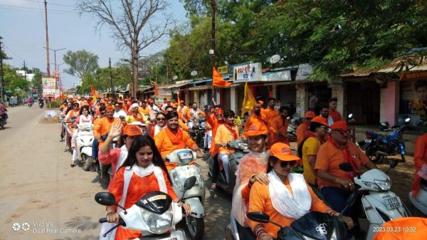 चेट्रीचण्ड्र  महोत्सव पर निकाली दुपहिया रैली