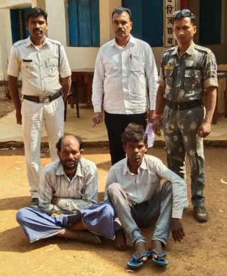 मवेशियों को पैदल हांकते झारखण्ड बूचडख़ाना ले जा रहे 2 बंदी 