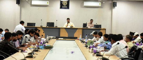 किसानों की आय वृद्धि के लिए नवोन्मेषी पहल करें-कलेक्टर