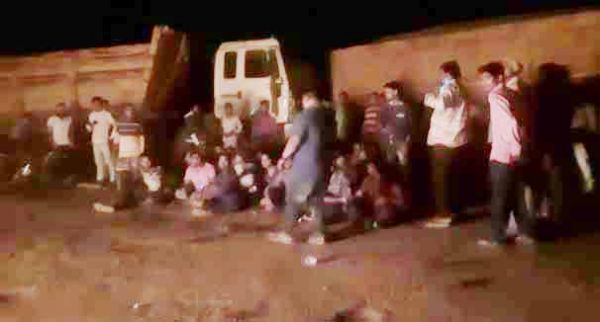 वाहन की ठोकर से मासूम की मौत माता-पिता गंभीर, चक्काजाम