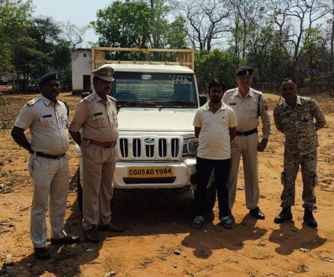 निजी वाहन में सरकारी मोनो लगाकर धोखाधड़ी, गिरफ्तार