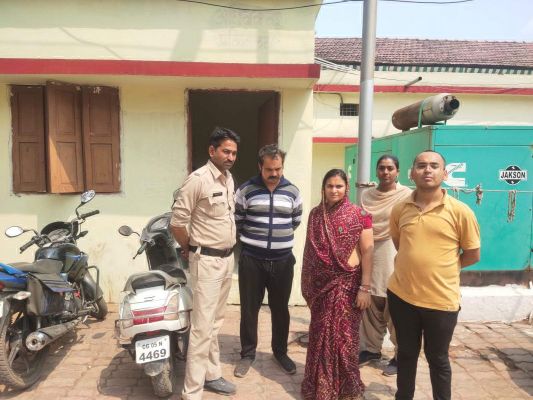 पत्नी की हत्या कर, फांसी साबित करने वाला पति, भाभी-भतीजे के साथ गिरफ्तार