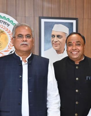 वरिष्ठ कांग्रेसी नेता बडक़ू भैया ने की सीएम से मुलाकात