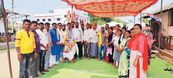 मोदी सरकार के खिलाफ धरना प्रदर्शन