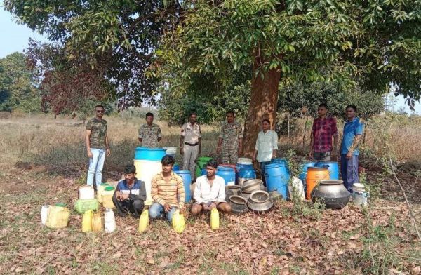 तीन शराब कोचिया गिरफ्तार, भेजा गया जेल