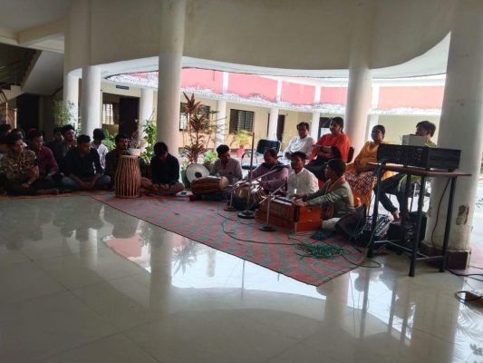 कला चौपा, लोक-संगीत के विद्यार्थियों ने दिखाया नाचा-गम्मत, शानदार प्रस्तुतियों ने बटोरीं खूब वाहवाही