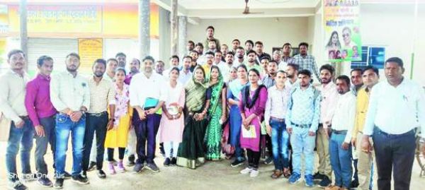 निमोरा से 21 जिलों का दल पहुंचा गोजी पंचायत का काम देखने