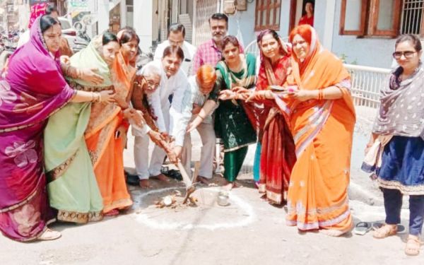निर्माण कार्य के लिए नीलू शर्मा ने किया भूमिपूजन