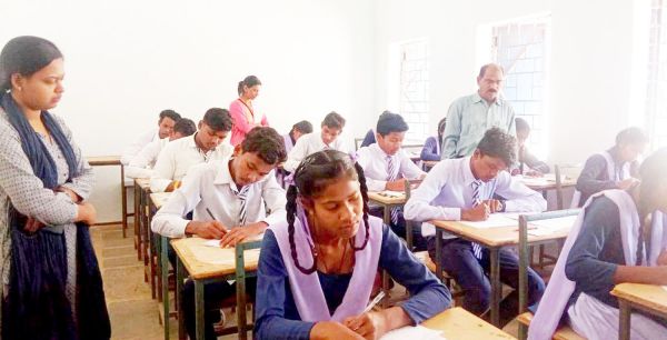 उडऩदस्ता दल ने किया परीक्षा केन्द्रों का निरीक्षण