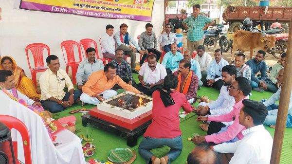 सचिव संघ का धरना स्थल पर सद्बुद्धि यज्ञ