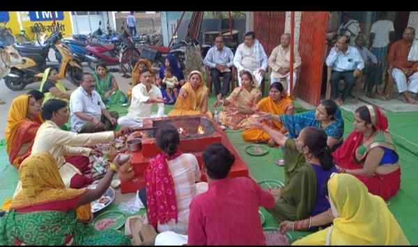 अष्टमी पर मंदिरों में श्रद्धालुओं का जनसैलाब, हवन पूजा