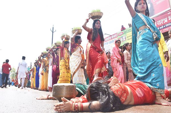 राम मंदिरों में भक्तों का हुजूम, जवांरा विर्सजन भी