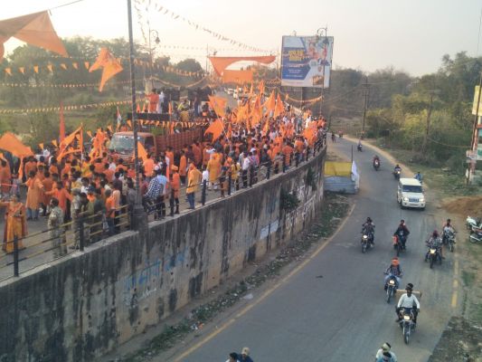 रामनवमी पर निकाली शोभायात्रा, उमड़ा जनसैलाब 