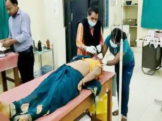 ट्रैक्टर पलटने से 3 महिलाओं की मौत, 20 घायल