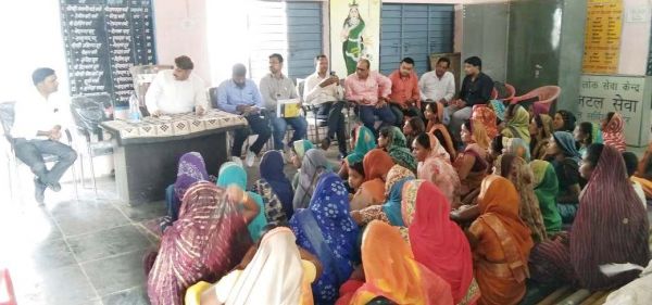 जिपं सीईओ ने किया गौठान सहित आत्मानंद स्कूल का निरीक्षण