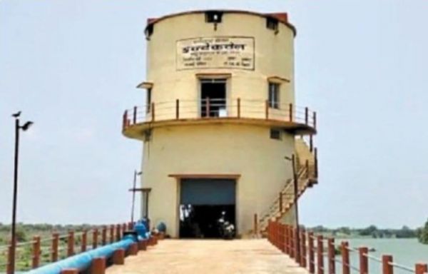 अमोरा फिल्टर प्लांट दो दिनों से बंद, 57 गांवों में नहीं पहुंच रहा मीठा पानी