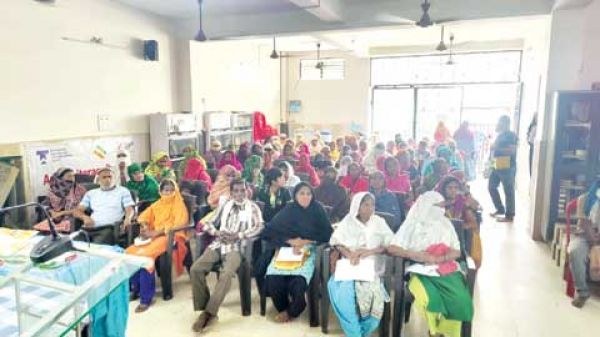 दो सौ परिवारों को रमजान राशन किट वितरित