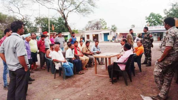 वाहन चालकों को साइबर अपराध की जानकारी देकर किया गया जागरूक 