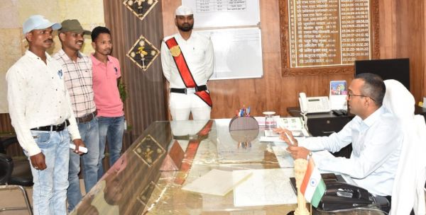 जनदर्शन में सुनी गई आम  लोगों की समस्याएं 