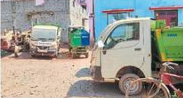 नगर पंचायत में ग्यारह वाहन, सात का पंजीयन नहीं