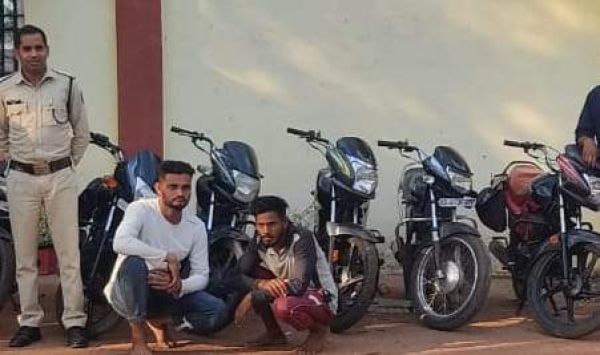 अंतरजिला बाइक चोर गिरोह पकड़ाया