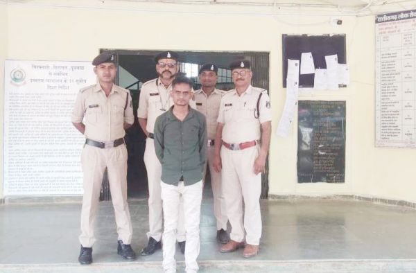 किसानों से योजनाओं के नाम पर ठगी, आरोपी गिरफ्तार